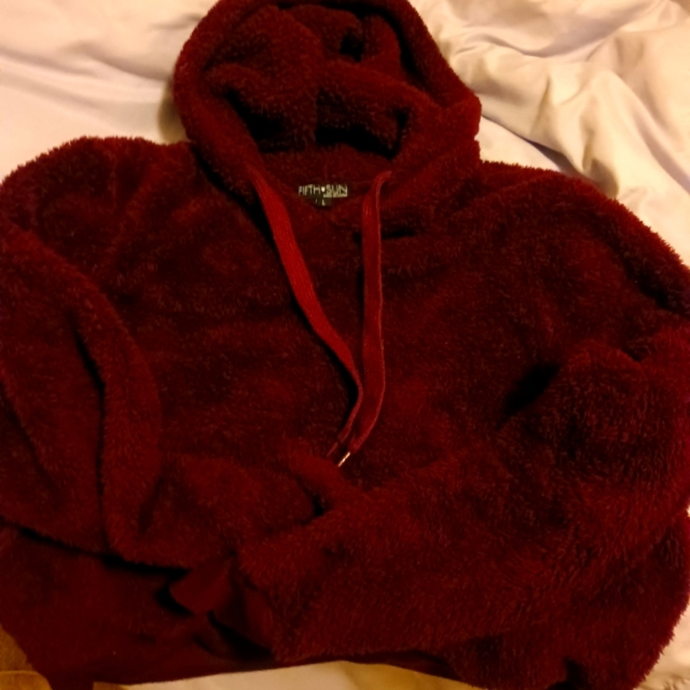 Burgundy Fith sun Juniors Fuzzy hoodie (cropped)